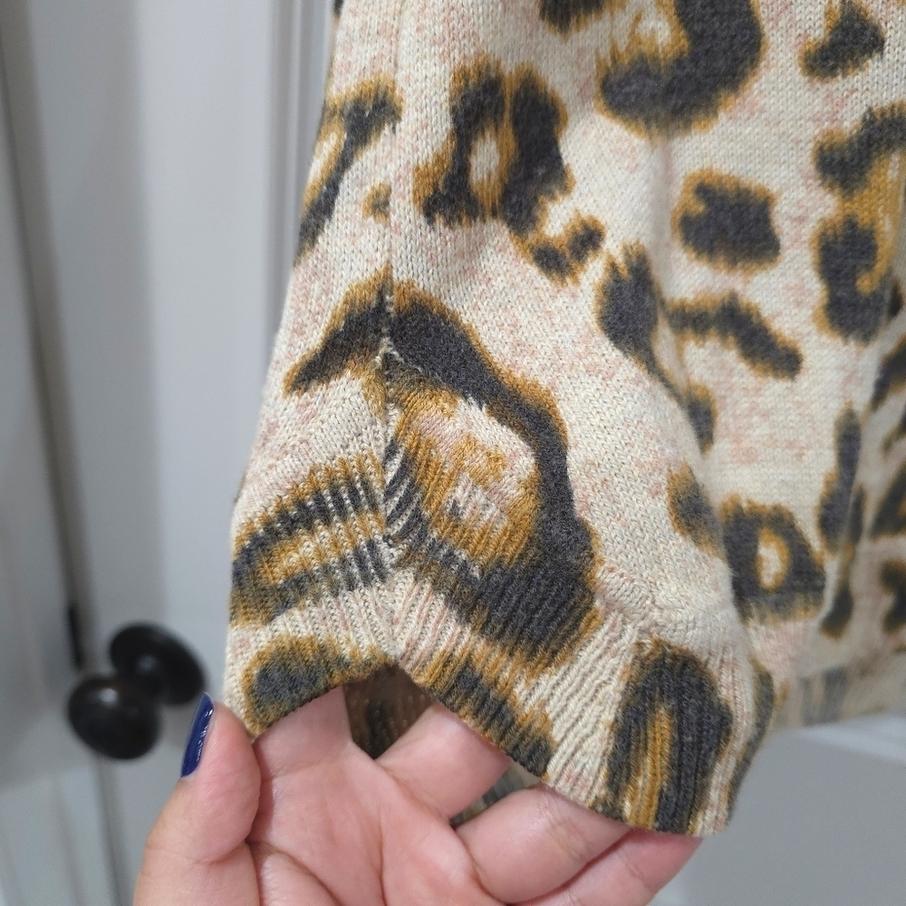 H&M Leopard Print Poly Wool Blend Sweater, M - Picture 11 of 14